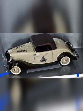 VINTAGE SOLIDO 1934 FORD HERSHEY'S CHOCOLATE ROADSTER DIECAST Collector's CAR